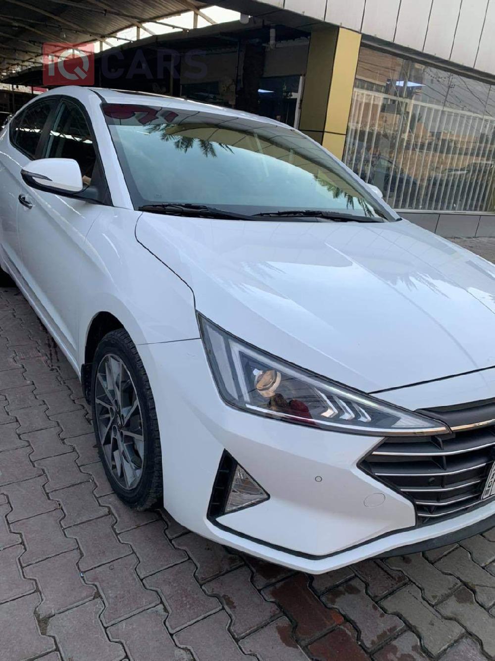 هیوندای ئەلەنترا